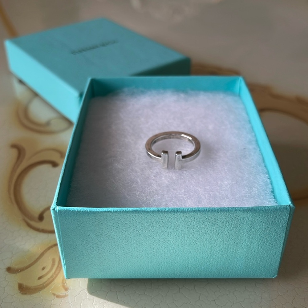 TIFFANY & CO. T RING
